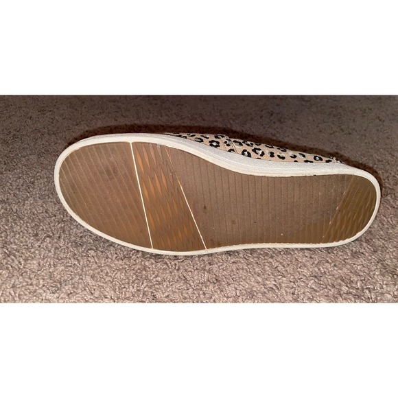 TOMS Avalon Leopard-Cheetah Slip On Sneakers - Size 8. - Picture 6 of 6